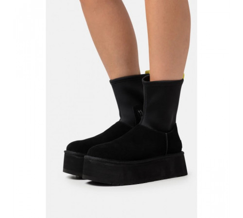 Купить UGG Classic Dipper Black