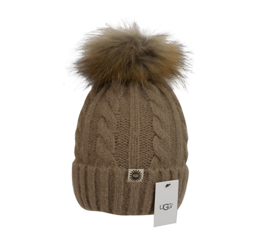 Купить UGG Hat Sand